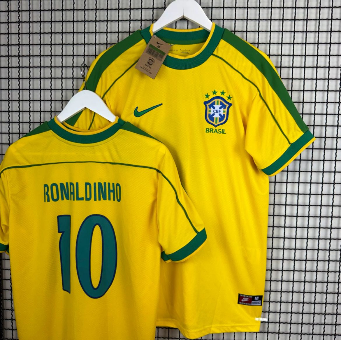 Camisa de Time Seleção Brasileira Amarela Retrô Lisa (Personalizada) Ronaldinho