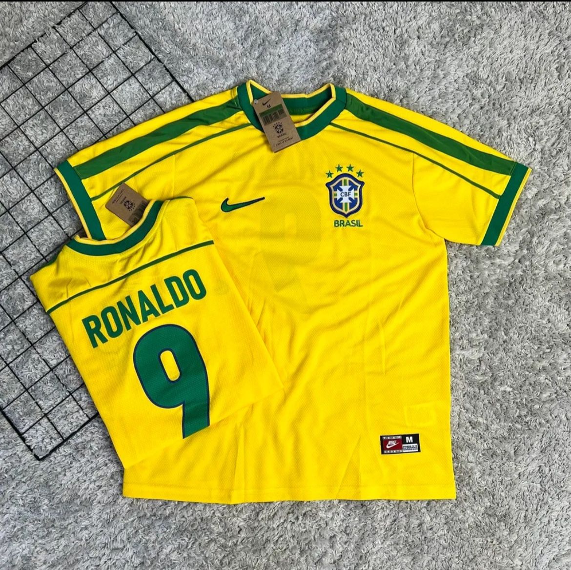 Camisa de Time Seleção Brasileira Amarela Retrô Lisa (Personalizada) Ronaldo