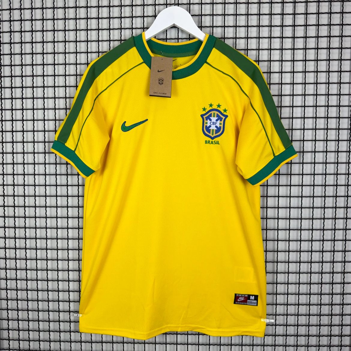 Camisa de Time Seleção Brasileira Amarela Retrô Lisa