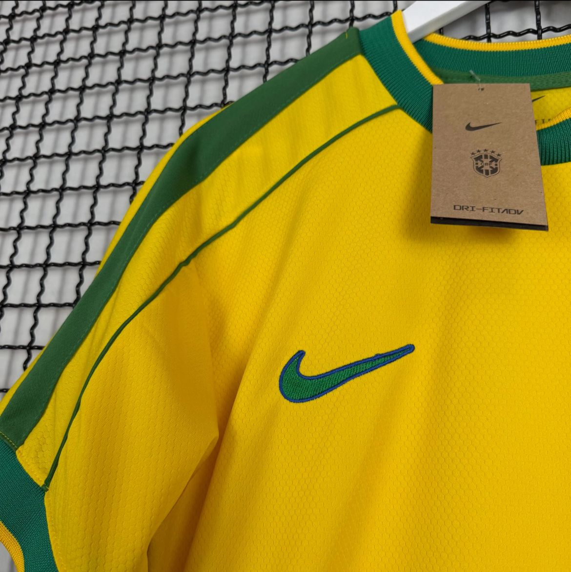 Camisa de Time Seleção Brasileira Amarela Retrô Lisa